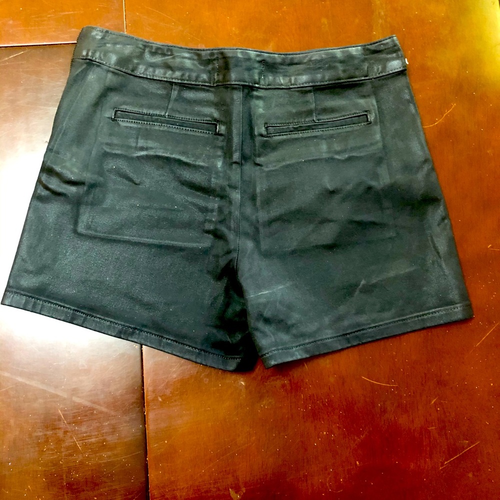 Waxed high rise short